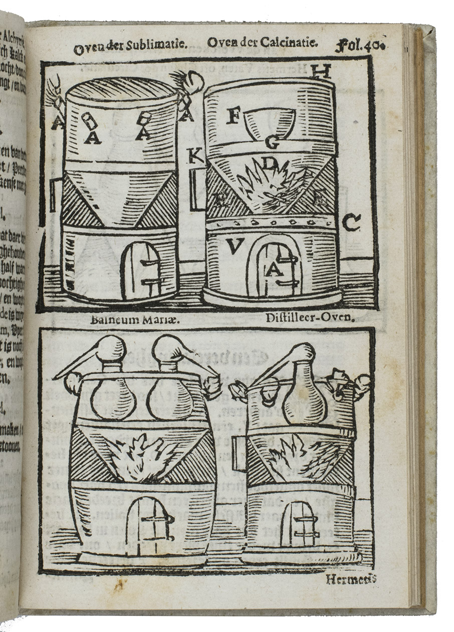 FOLLIN, Herman (Hermanus FOLLINUS). - Den Nederlandtsche sleutel van t'secreet der philosophie, in welck grondelijc bewesen wert, d'aert, so in 't generael, als in 't bysonder aller metallen, als goudt, silver, coper, etc. En die gheheele alchijmie, met haer verborghentheden. Midsgaders d'eerste materie der Philosophen, dat is: Quinta essentia des wijns, met haren volcomen ghebruyck, en verclaringhe aller duystere woorden des voorsz. constes, op dat Paracelsus claerlijck in alles mach werden verstaen.Haarlem, Adriaen Rooman for Daniel de Keyser, 1613. Small 8vo. With 3 half-page woodcuts in the text, one repeated on the title-page, all showing distilling equipment. Modern vellum.