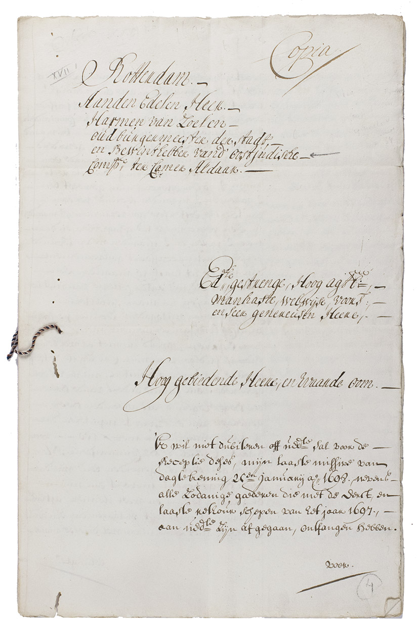 [MANUSCRIPT LETTER - VOC - CEYLON]. [Mattheus SCHENKENBERG]. - [Contemporary copy of a letter dated 3 January 1699 from Mattheus Schenkenberg to his uncle Harmen van Soelen].[Jaffanapatnam, Ceylon, 3 January 1699]. Folio (33 x 21 cm). The Dutch letter is written in a neat late 17th-century cursive hand in brown ink. Folded and kept together by an orange, white and blue piece of string in the left margin (1.5 cm from the edge of the leaves, in the middle).
