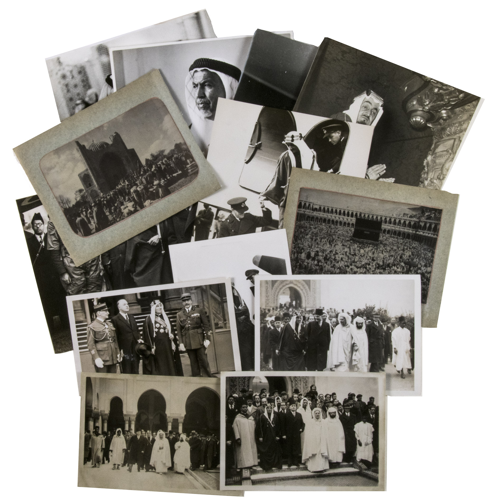 [PHOTOGRAPHY - SAUDI ARABIA]. - [Collection of thirteen press photographs].[1930s]. With 13 gelatin silver prints (various sizes). Housed in a brown kraft paper envelope.
