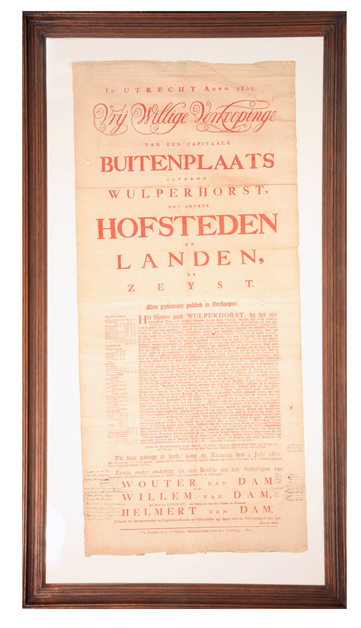 [AUCTION POSTER - COUNTRY ESTATE]. - Vrij willige verkoopinge van een capitaale buitenplaats genaamd Wulperhorst, met annexe hofsteden en landen, by Zeyst.Utrecht, J. Vis, 1801. (Ca. 100 x 44 cm). With the text printed in red. Framed.