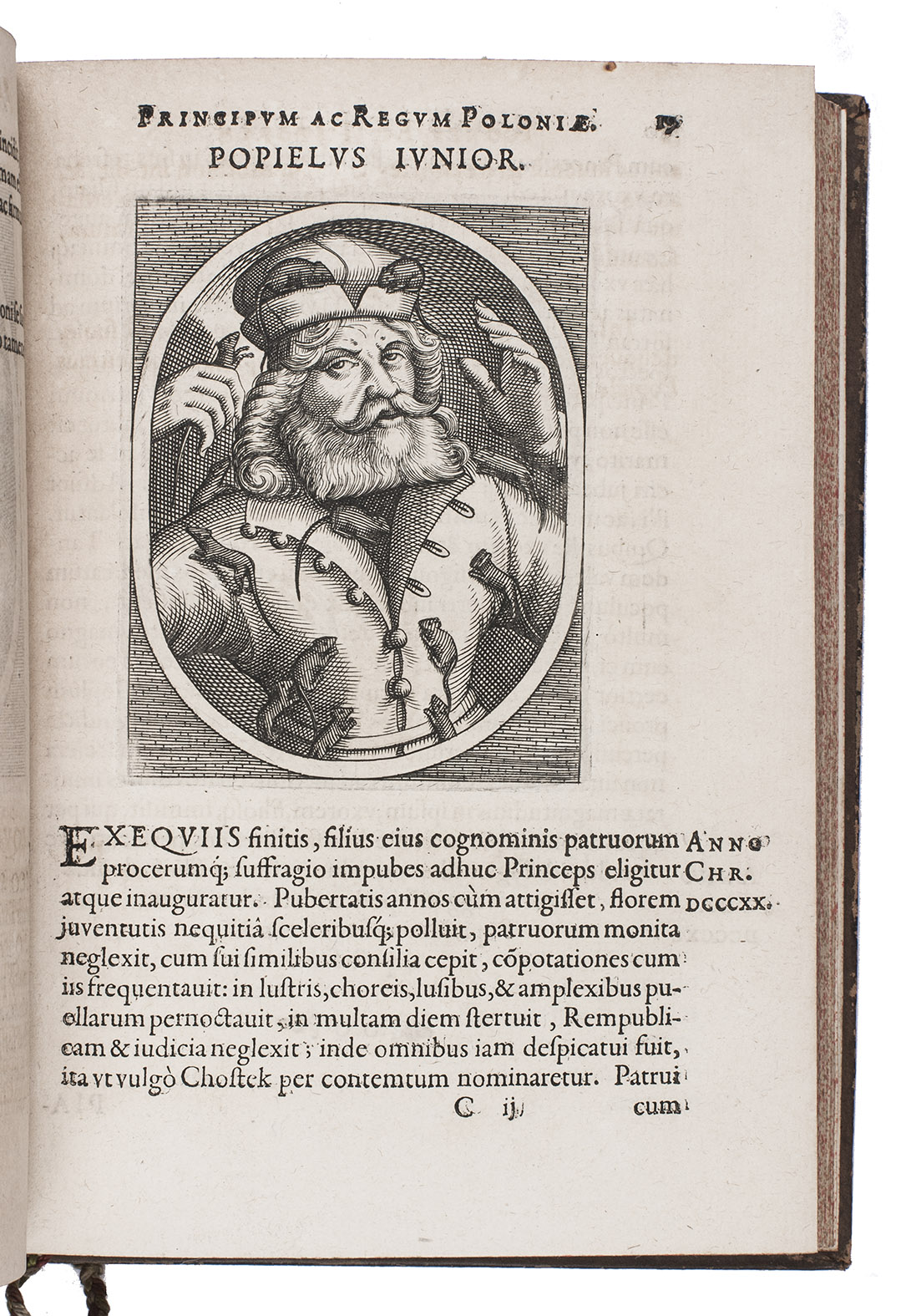 NEUGEBAUER, Salomon. - Icones & vitae principum ac regum Poloniae omnium.Frankfurt am Main, Jacob de Zetter, Hartman Palthenius, 1620. With:(2) SICCAMA, Sybrand (editor). Lex Frisionum, sive antiquae Frisiorum leges, a reliquis veterum Germanorum legibus separatim aeditiae & notis illustratae.Franeker, Johannes Lamrinck, 1617.(3) [VENICE]. Risposta in difesa delle ragioni del. ser.mo Arciduca Ferdinando contra il manifesto publicato per la Republica di Venetia, per occasione della presente guerra. Con l'oratione di Lodovico Eliano oratore di Lodovico XII. re di Francia, havvta da lui contro la medesima Republica, in augusta, nel convento de' Prencipi di Germania, alla presenza dell' imperatore Massimiliano I, l'anno 1510. [Italy?], Con Licenza de' superiori, 1617.3 works in 1 volume. Small 4to (20 x 14.5 cm). With engraved title-page and engraved portraits in text. 18th-century gold-tooled calf, red sprinkled edges.